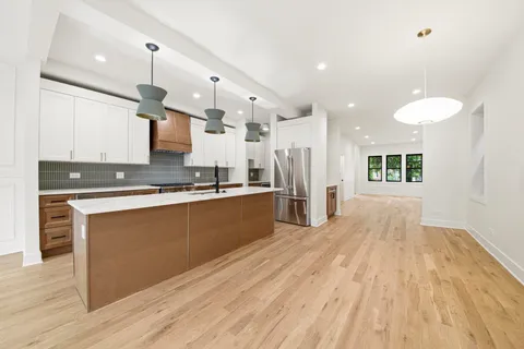 $1,499,500 | 1953 West Summerdale Avenue, Chicago, IL 60640