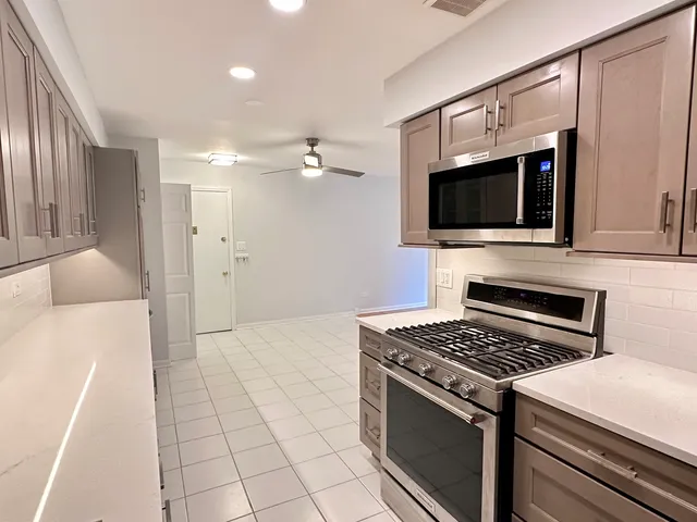 $239,000 | 1603 North Windsor Drive, Unit 102, Arlington Heights, IL 60004