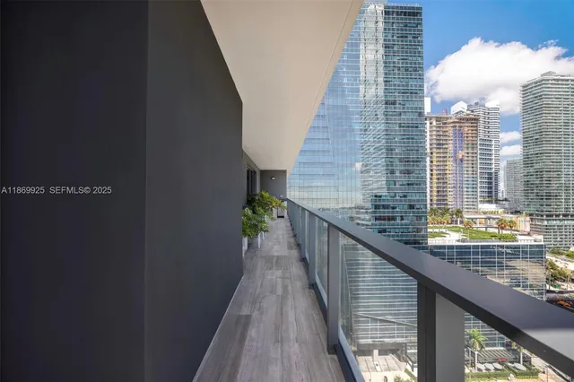 $1,550,000 | 1451 Brickell Avenue, Unit 1901, Miami, FL 33131