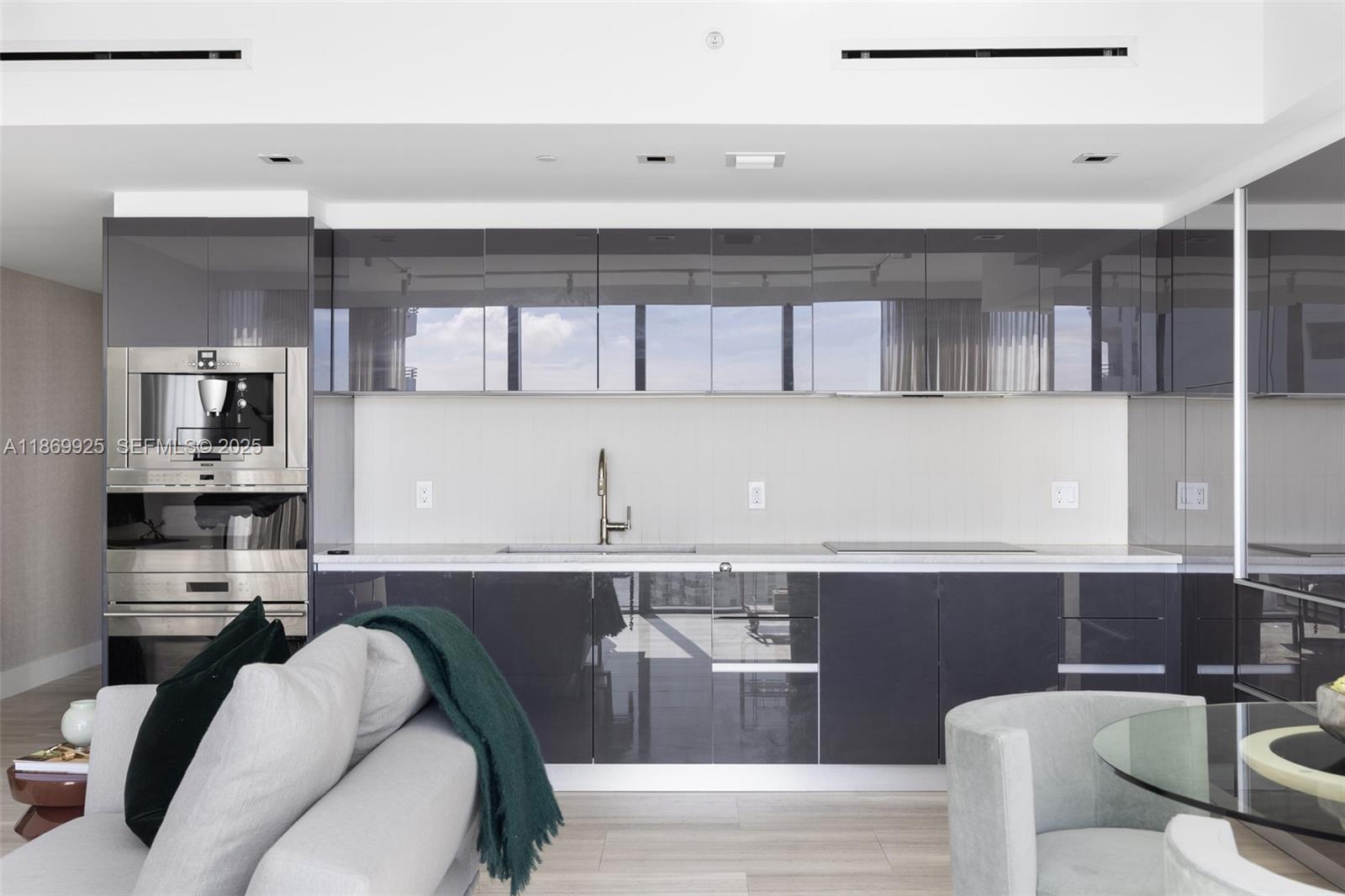 1451 Brickell Avenue, Unit 1901 Miami, FL 33131 - Photo 3 of 31