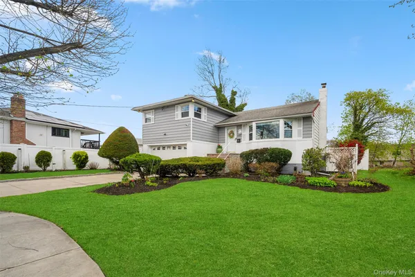 $869,000 | 1239 Lynne Street, Baldwin, NY 11510