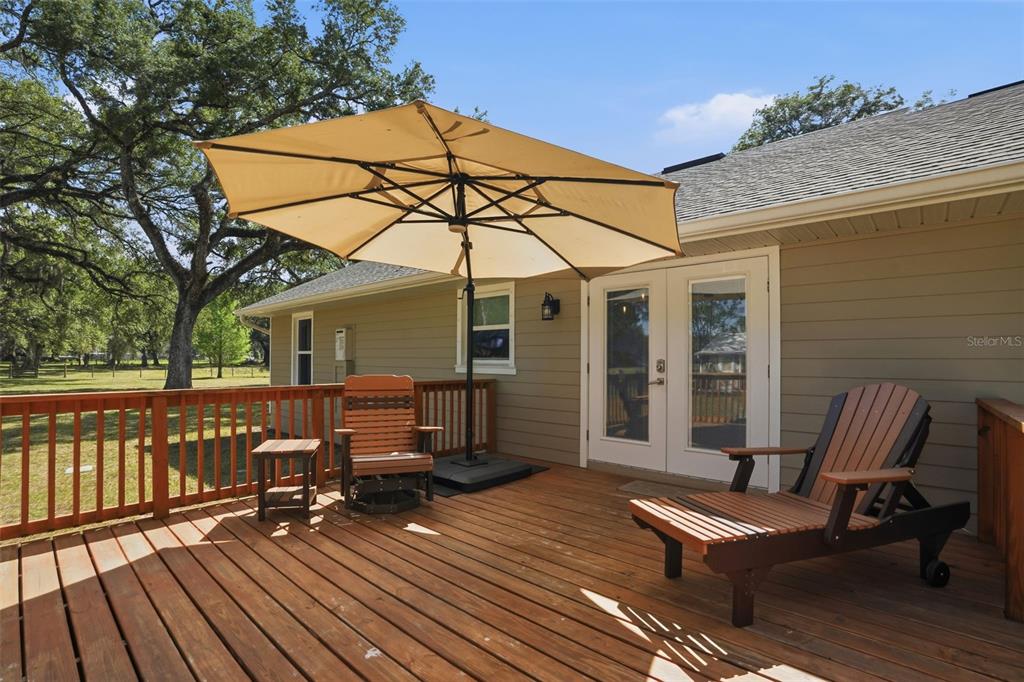 7037 County Road 625 Bushnell, FL 33513 - Photo 57 of 99 a view of a chairs on the roof deck