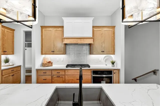 $769,900 | 4912 Northwest 70th Terrace, Kansas City, MO 64151