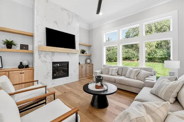 $769,900 | 4912 Northwest 70th Terrace, Kansas City, MO 64151