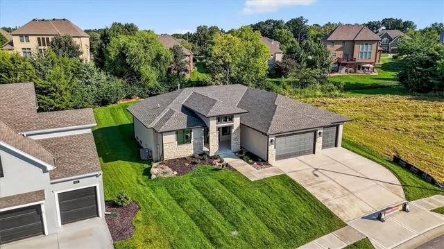 $769,900 | 4912 Northwest 70th Terrace, Kansas City, MO 64151