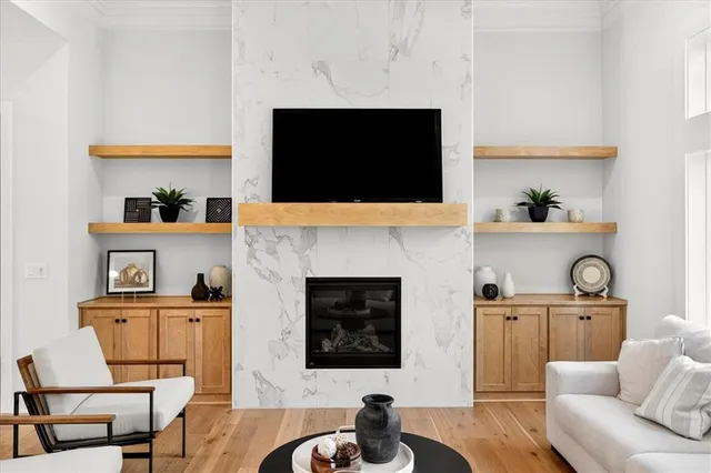 $769,900 | 4912 Northwest 70th Terrace, Kansas City, MO 64151