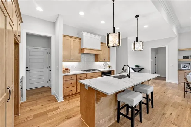 $769,900 | 4912 Northwest 70th Terrace, Kansas City, MO 64151