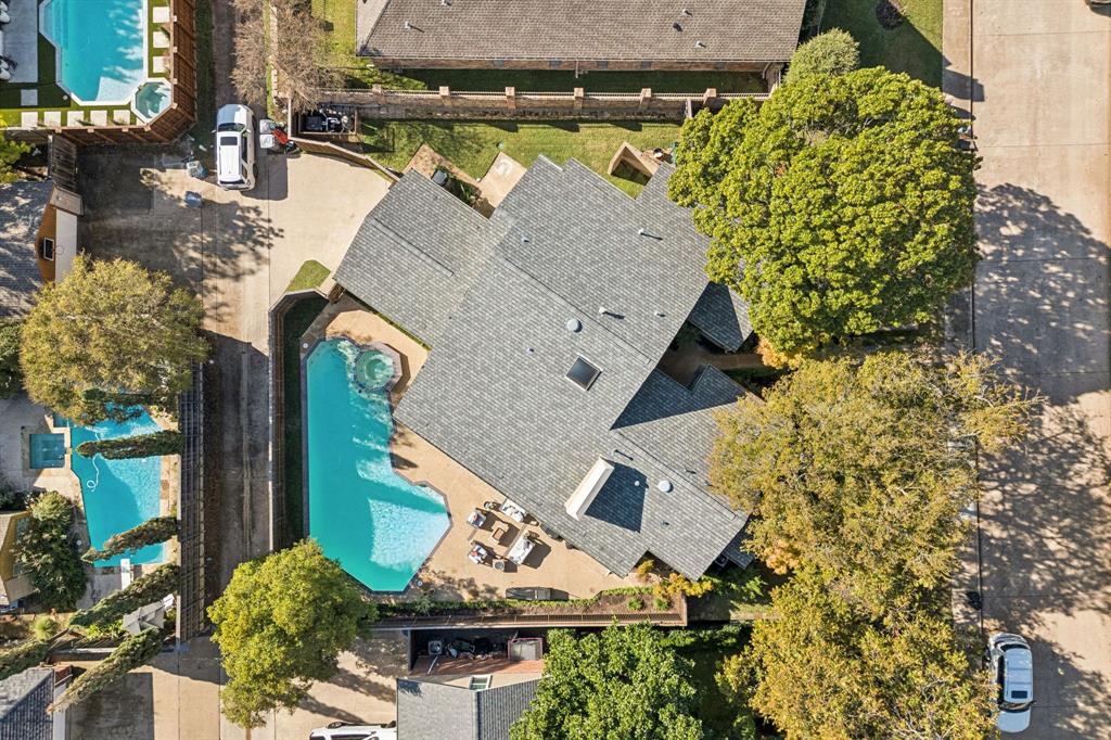 9616 Viewside Drive Dallas, TX 75231 - Photo 37 of 38 Bird's eye view of a pool