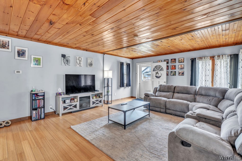 57 Martin Road Lackawanna, NY 14218 - Photo 3 of 28