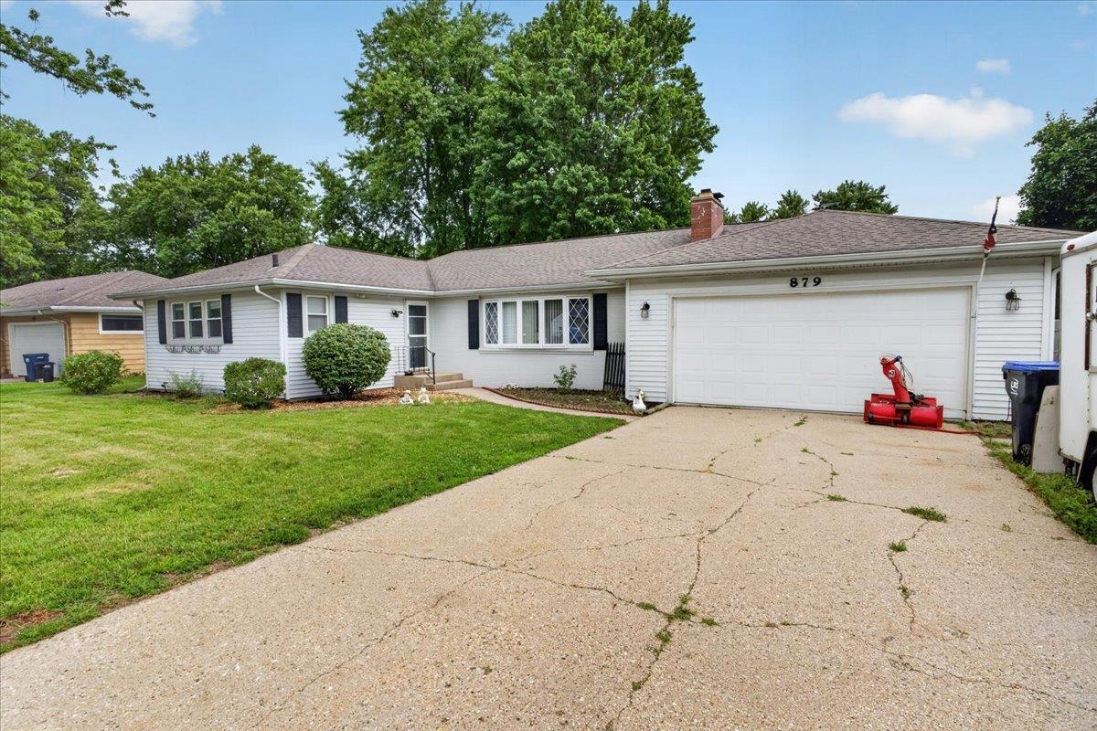 879 East Inman Parkway Beloit, WI 53511 - Photo 2 of 35