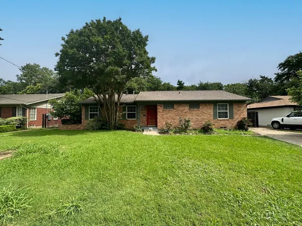 $3,700 | 6461 Danbury Lane, Dallas, TX 75214