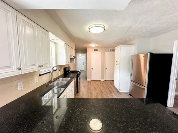 $3,700 | 6461 Danbury Lane, Dallas, TX 75214