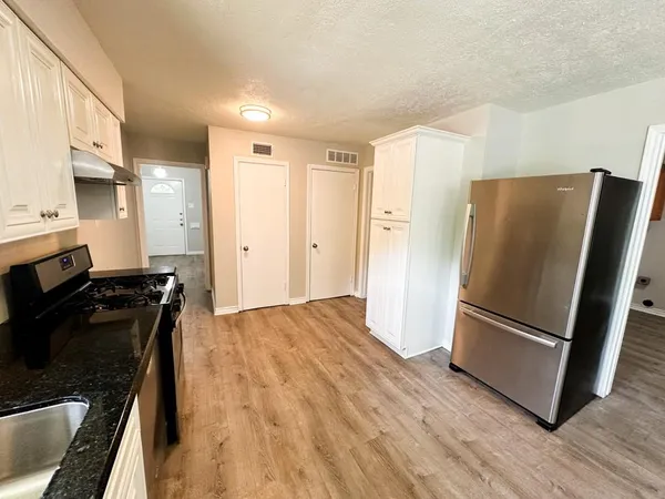 $3,700 | 6461 Danbury Lane, Dallas, TX 75214
