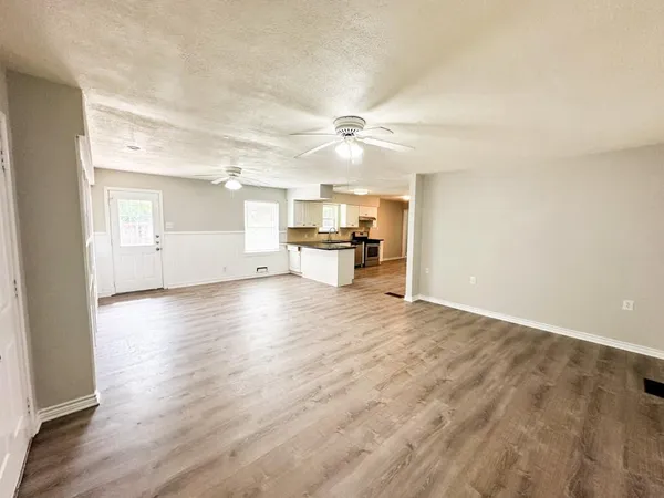 $3,700 | 6461 Danbury Lane, Dallas, TX 75214