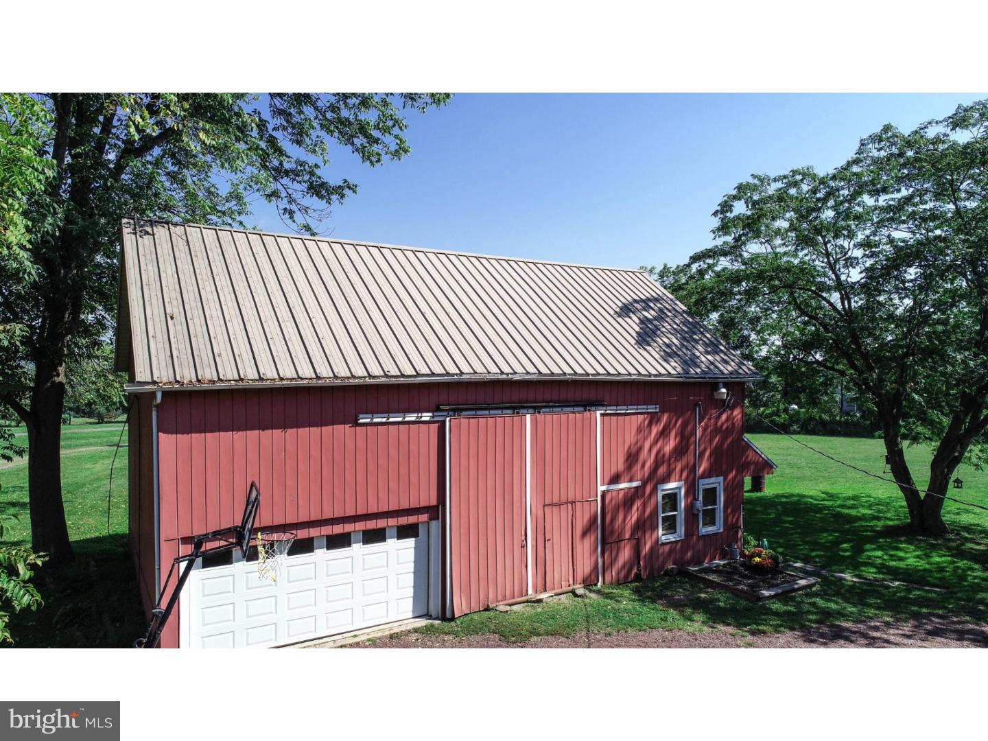 1945 Krammes Road Quakertown, PA 18951 - Photo 23 of 25 Barn