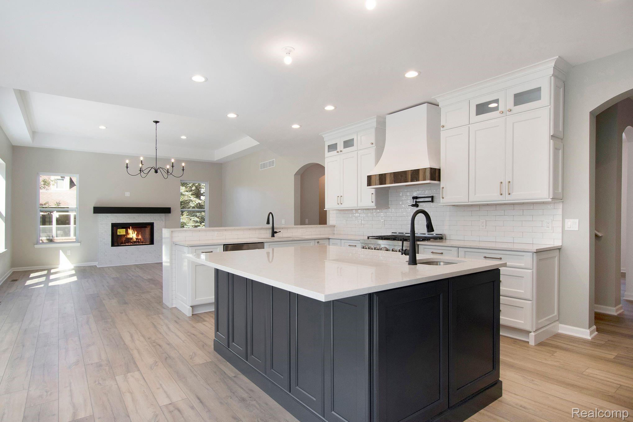 52301 Baker Road New Baltimore, MI 48047 - Photo 6 of 34 pNJJmFQw.jpeg