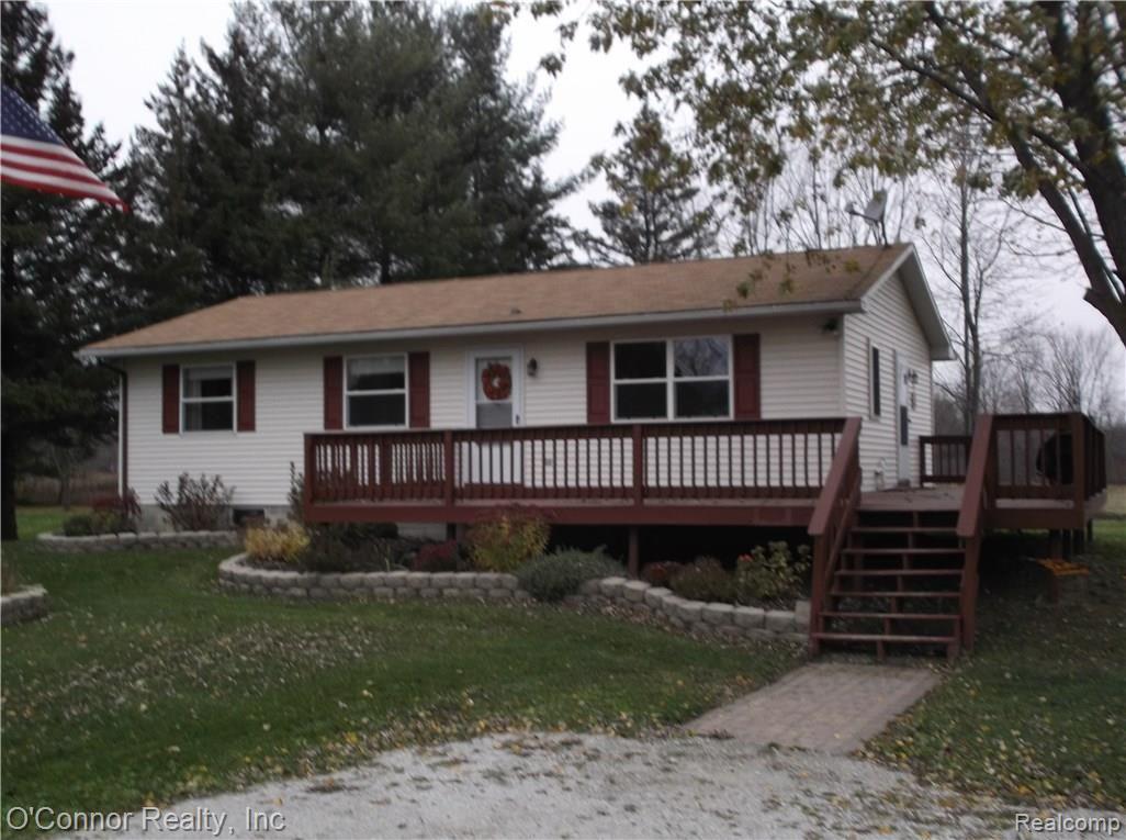9934 Bryce Road Avoca, MI 48006 - Photo 2 of 12 DSCF1013.JPG