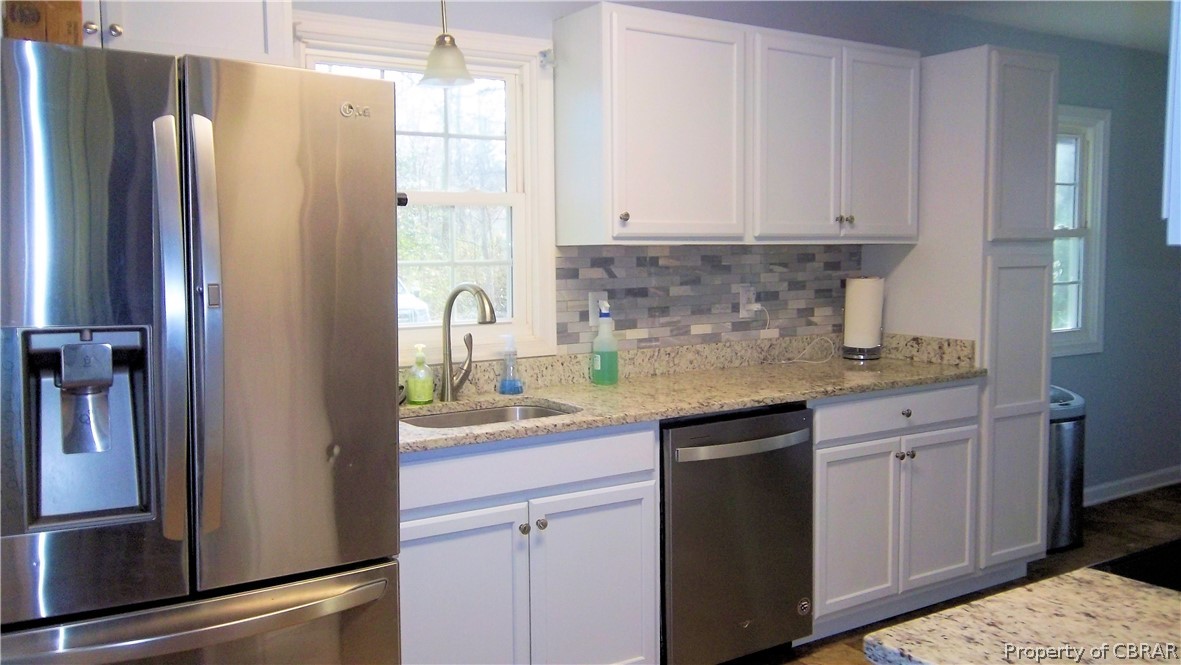 554 Howerton Road Dunnsville, VA 22454 - Photo 10 of 13 kitchen