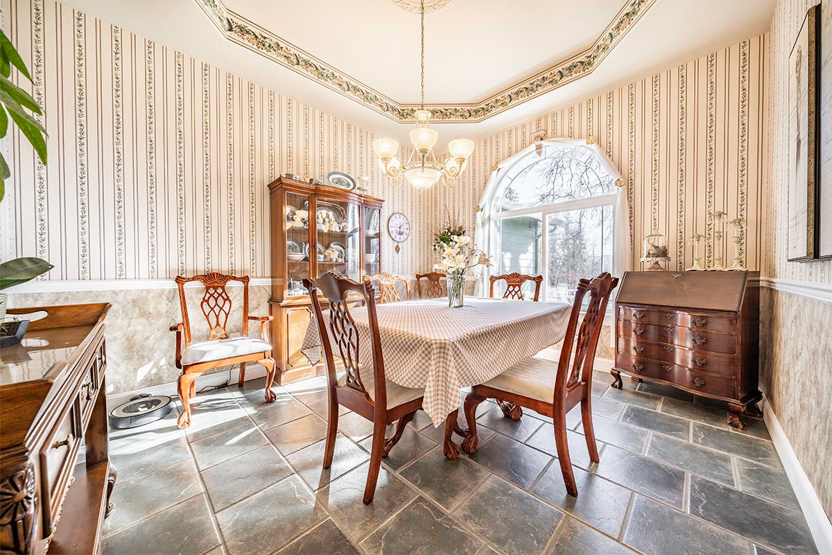6400 Dodge Road White City, OR 97503 - Photo 15 of 42 Formal Dining Room
