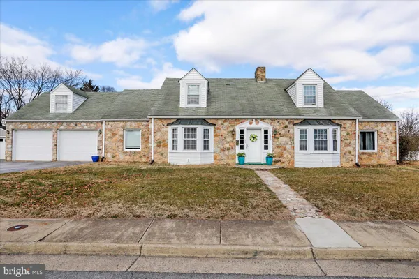 $479,000 | 425 West 15th Street, Front Royal, VA 22630