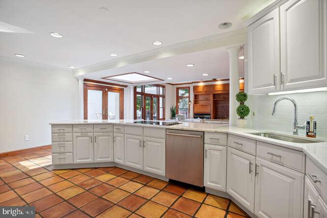 1005 Union Church Road McLean, VA 22102 - Photo 12 of 52 Gourmet Kitchen