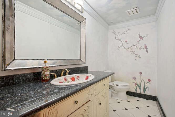 1005 Union Church Road McLean, VA 22102 - Photo 22 of 52 Powder Room
