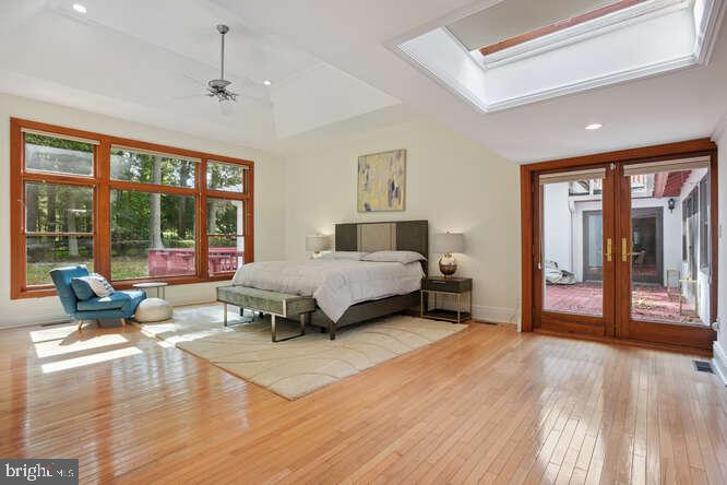 1005 Union Church Road McLean, VA 22102 - Photo 25 of 52 Primary Bedroom w/skylight