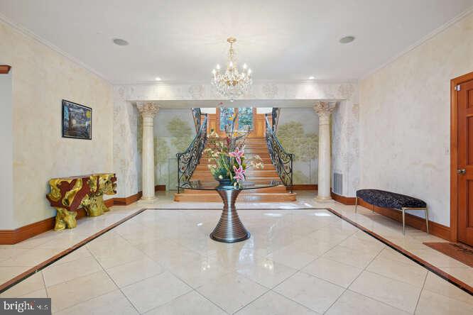 1005 Union Church Road McLean, VA 22102 - Photo 3 of 52 Foyer