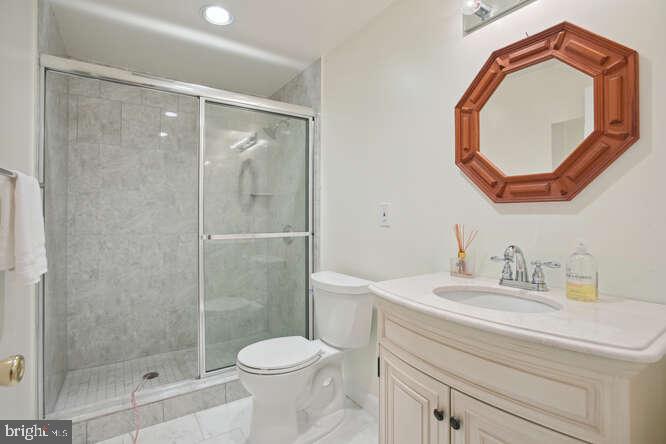 1005 Union Church Road McLean, VA 22102 - Photo 44 of 52 Secondary Bath
