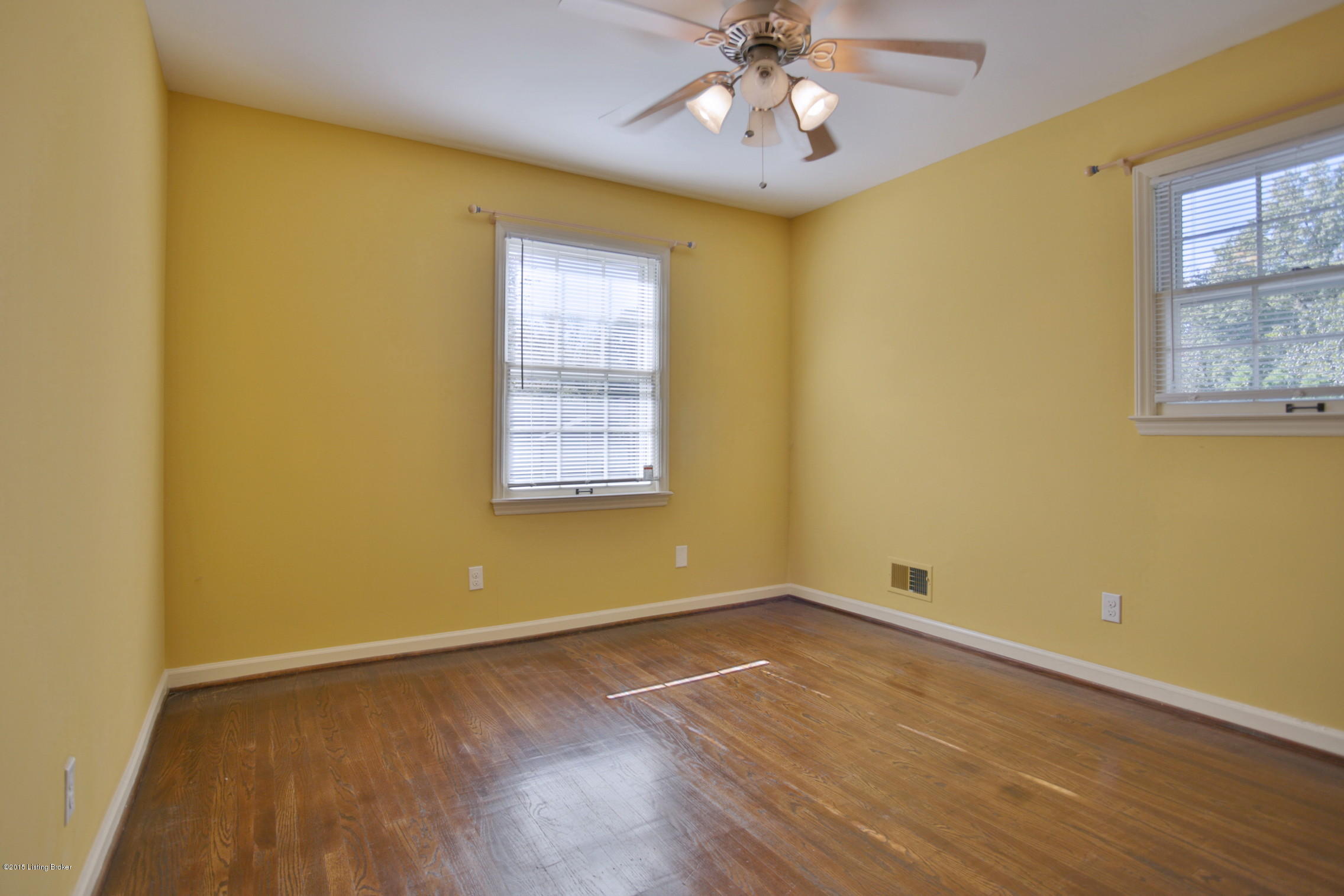 8811 Perry Road Lyndon, KY 40222 - Photo 36 of 39 37