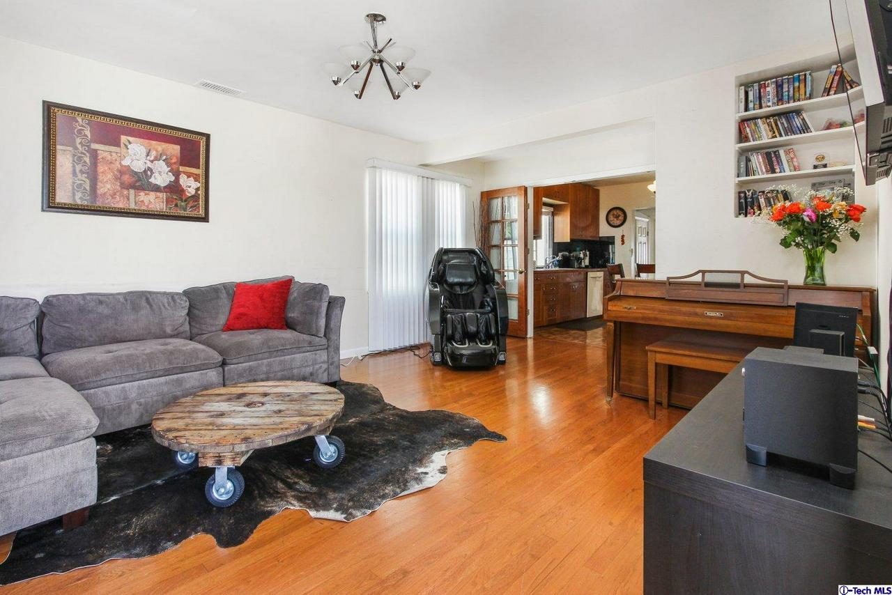 528 Stanford Road Burbank, CA 91504 - Photo 11 of 30 Gallery Image 11