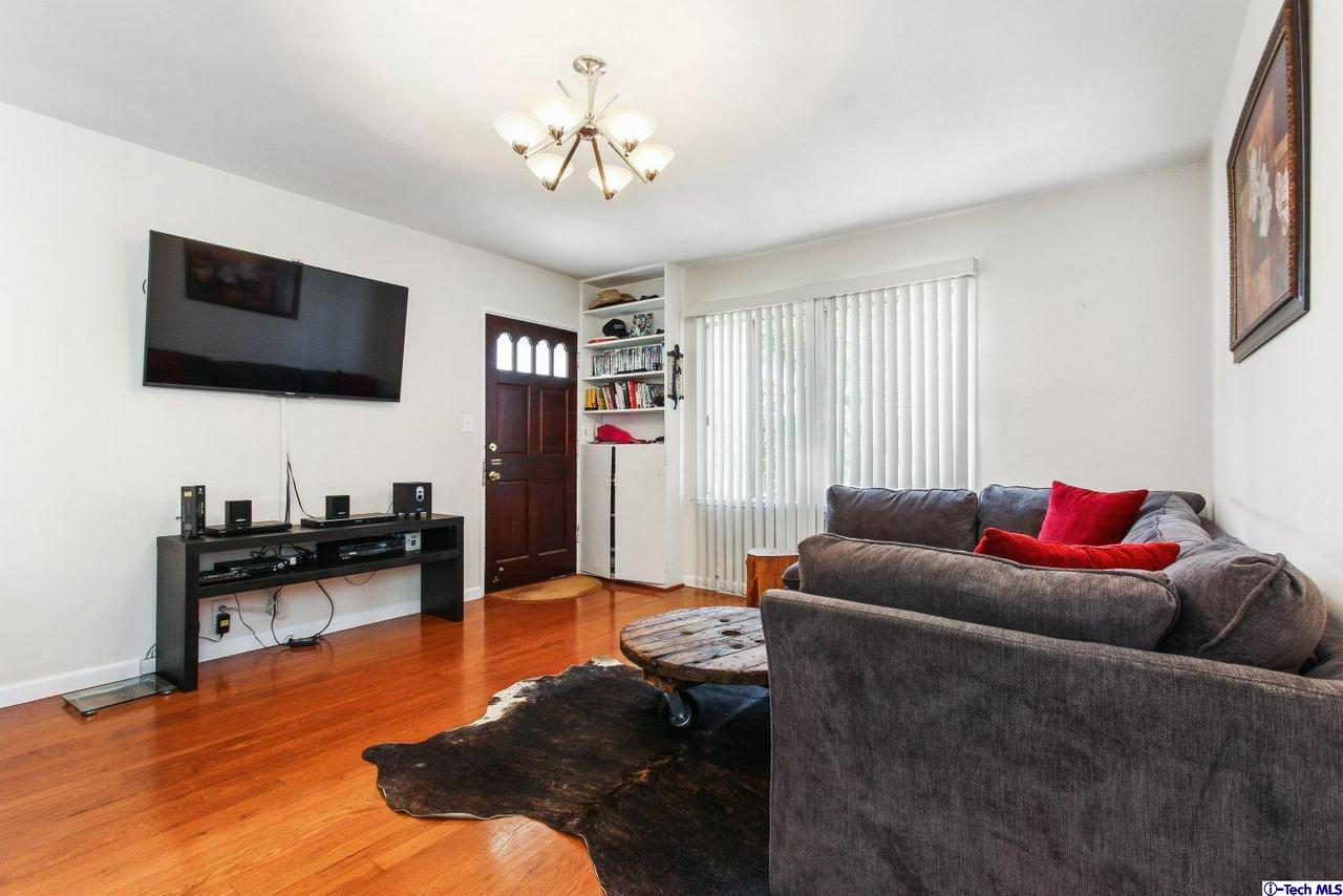 528 Stanford Road Burbank, CA 91504 - Photo 12 of 30 Gallery Image 12