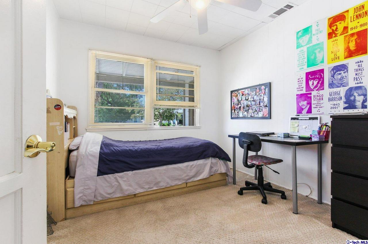 528 Stanford Road Burbank, CA 91504 - Photo 17 of 30 Gallery Image 17