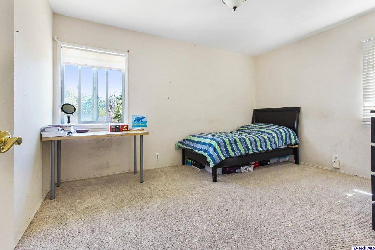 528 Stanford Road Burbank, CA 91504 - Photo 19 of 30 Gallery Image 19