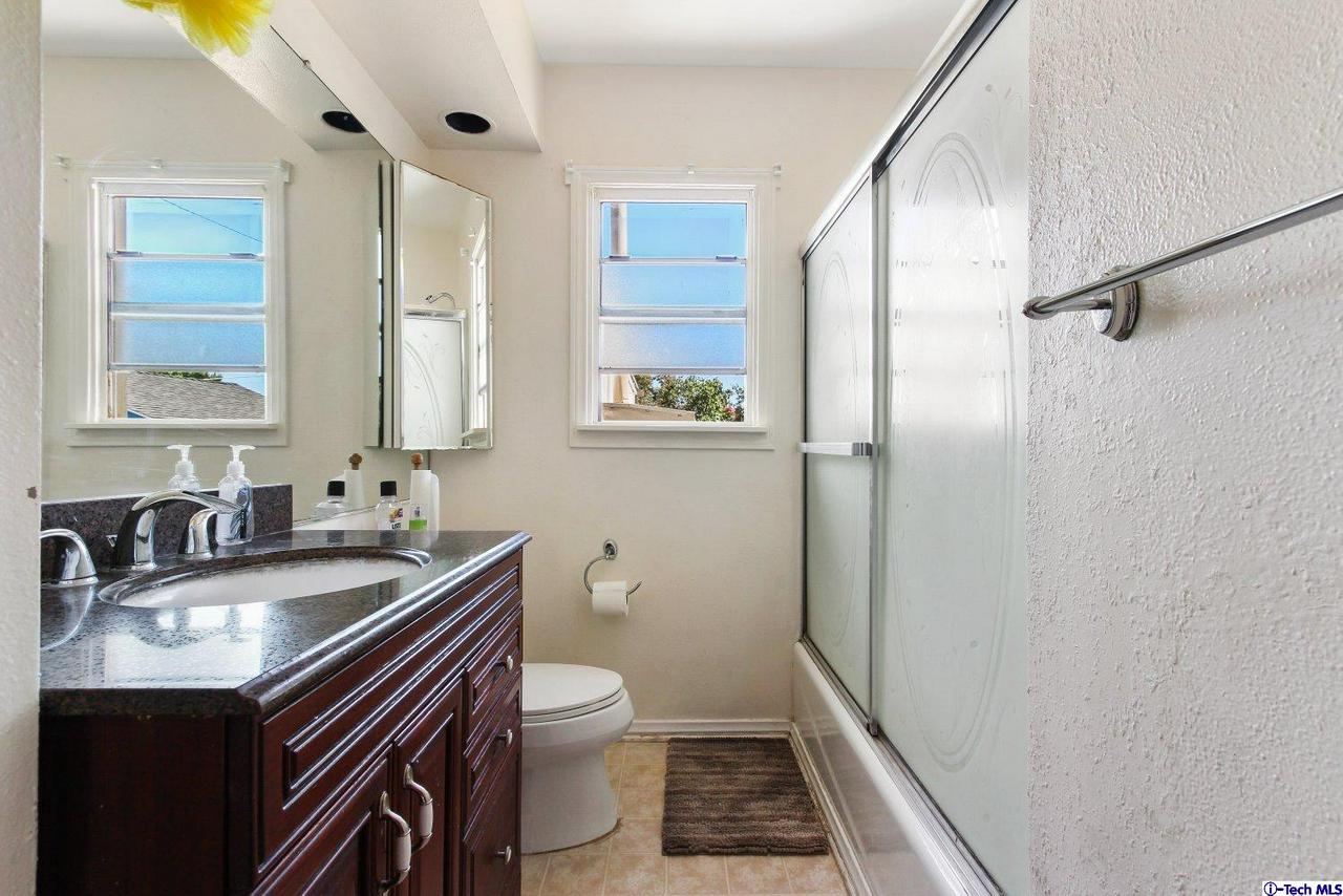 528 Stanford Road Burbank, CA 91504 - Photo 21 of 30 Gallery Image 21