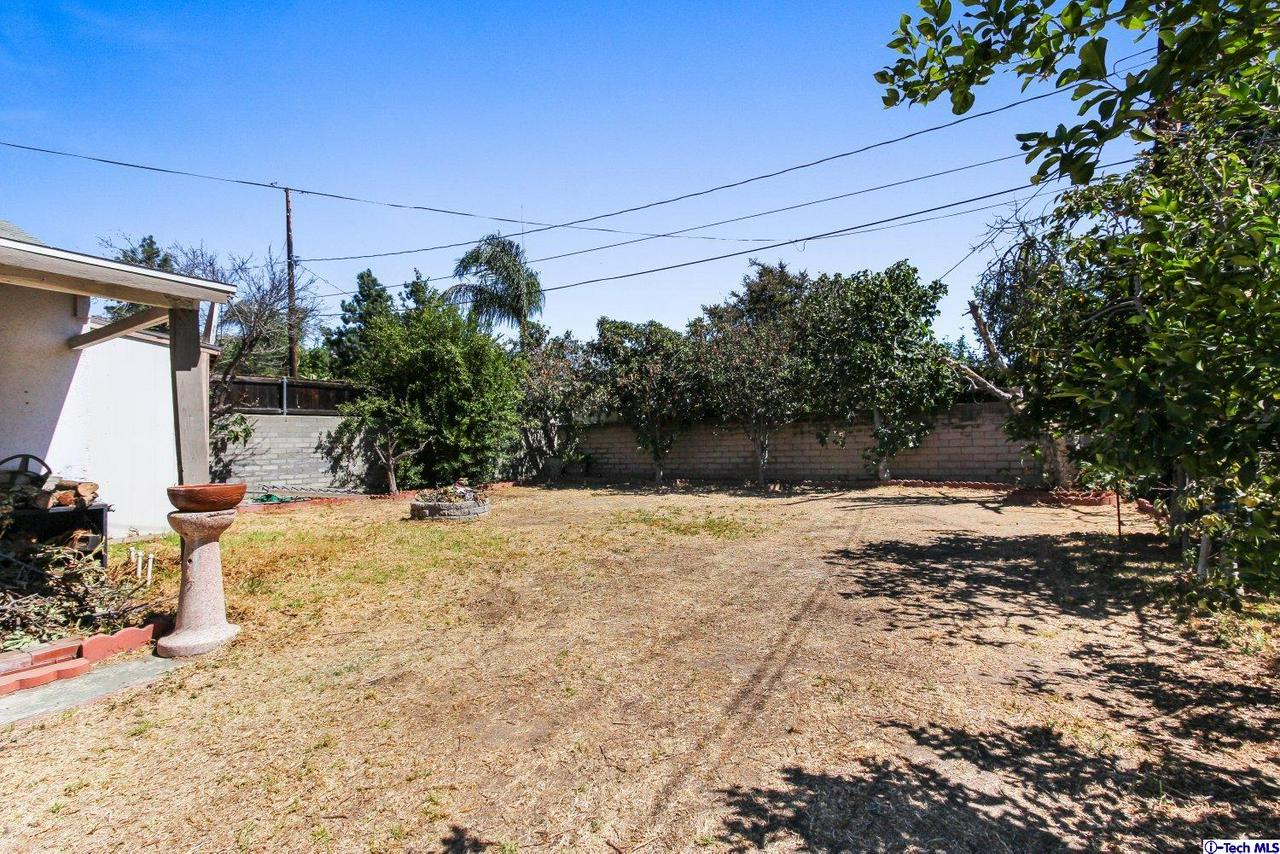 528 Stanford Road Burbank, CA 91504 - Photo 6 of 30 Gallery Image 6