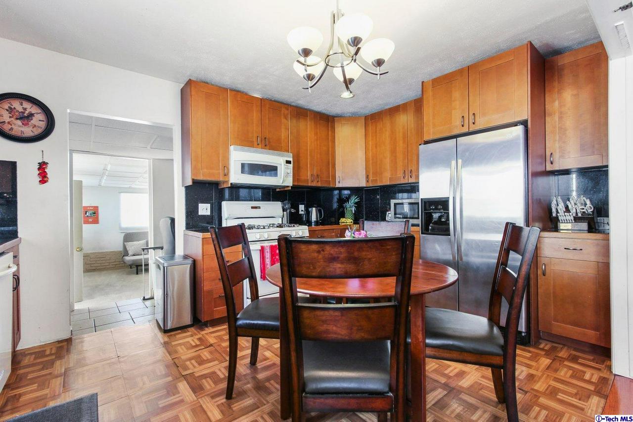 528 Stanford Road Burbank, CA 91504 - Photo 10 of 30 Gallery Image 10