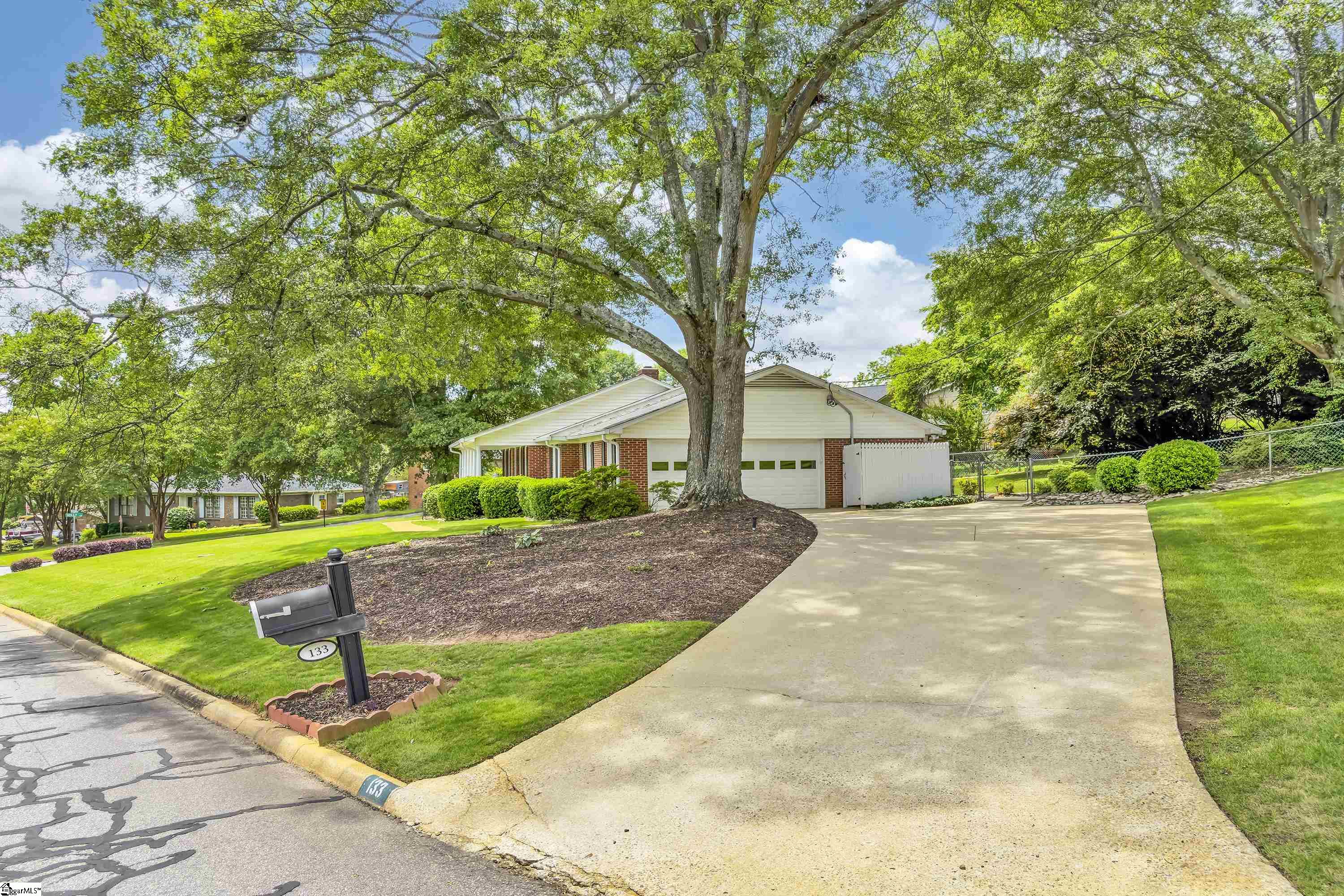 133 Brookbend Road Mauldin, SC 29662 - Photo 4 of 28
