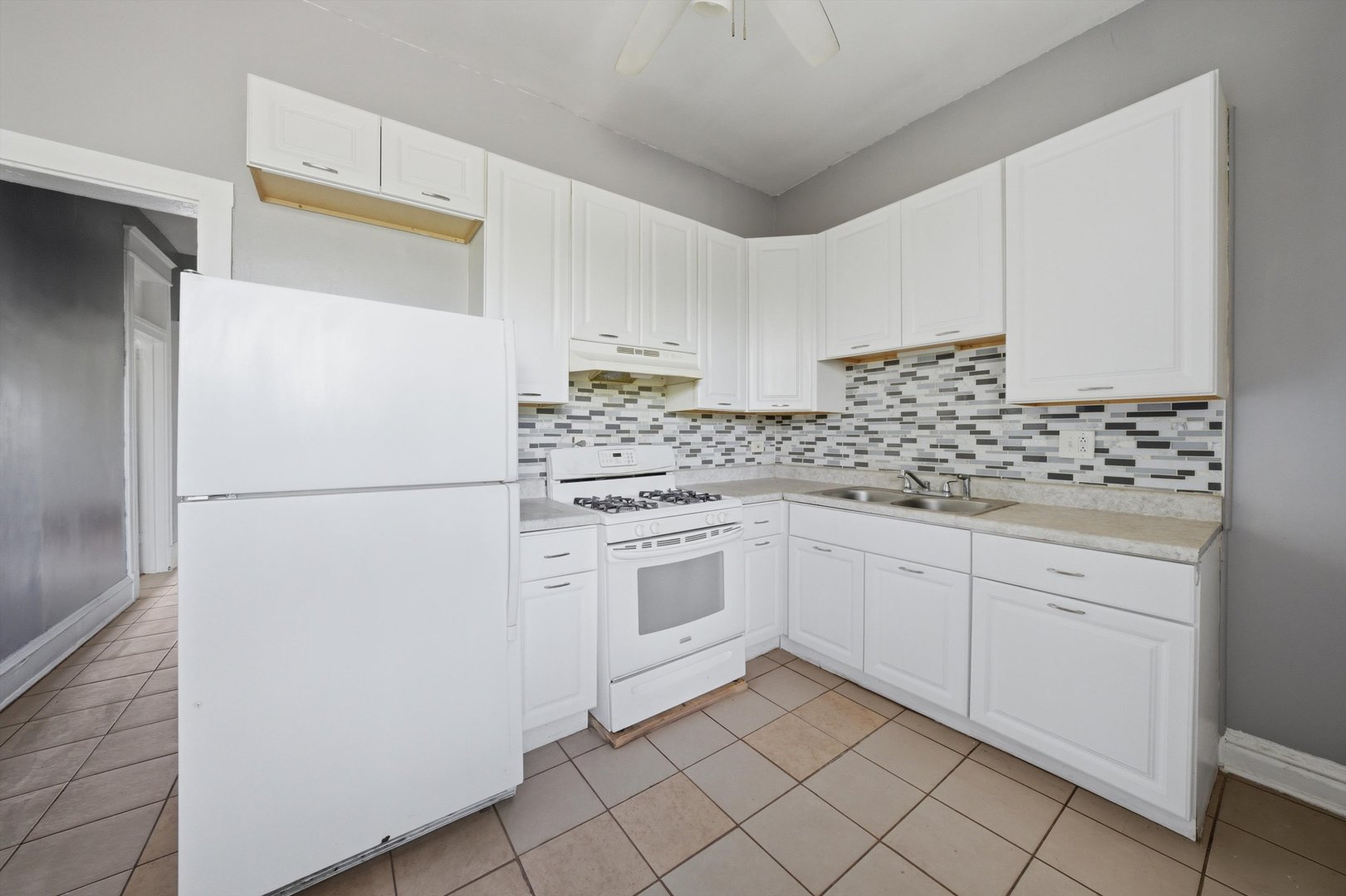 7056 South Parnell Avenue, Unit 3N Chicago, IL 60621 - Photo 9 of 12