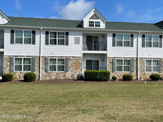 $120,000 | 520 Little River Farm Boulevard, Unit C207, Carthage, NC 28327