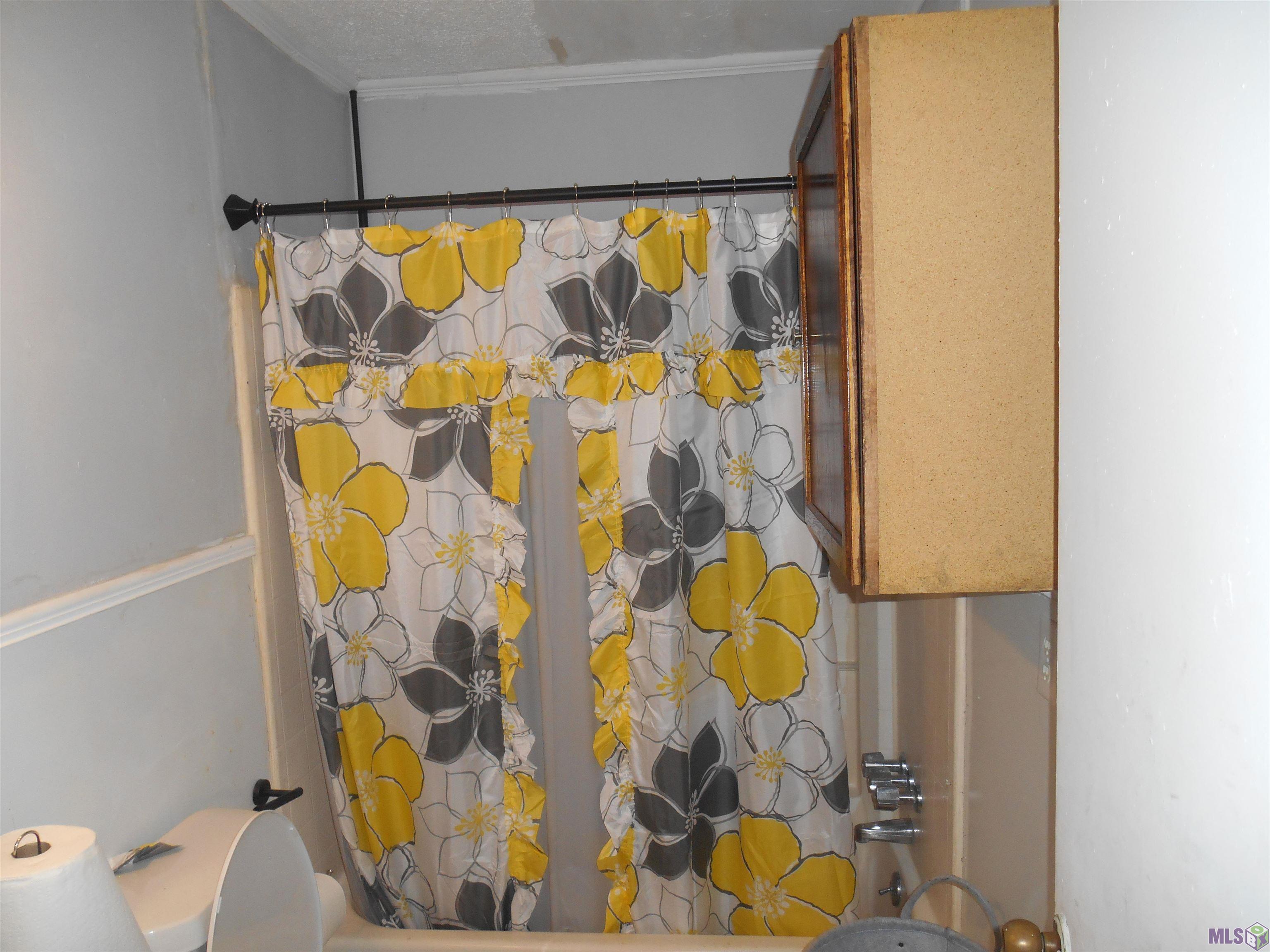 2925 Seneca Street Baton Rouge, LA 70805 - Photo 17 of 35 BATH ROOM