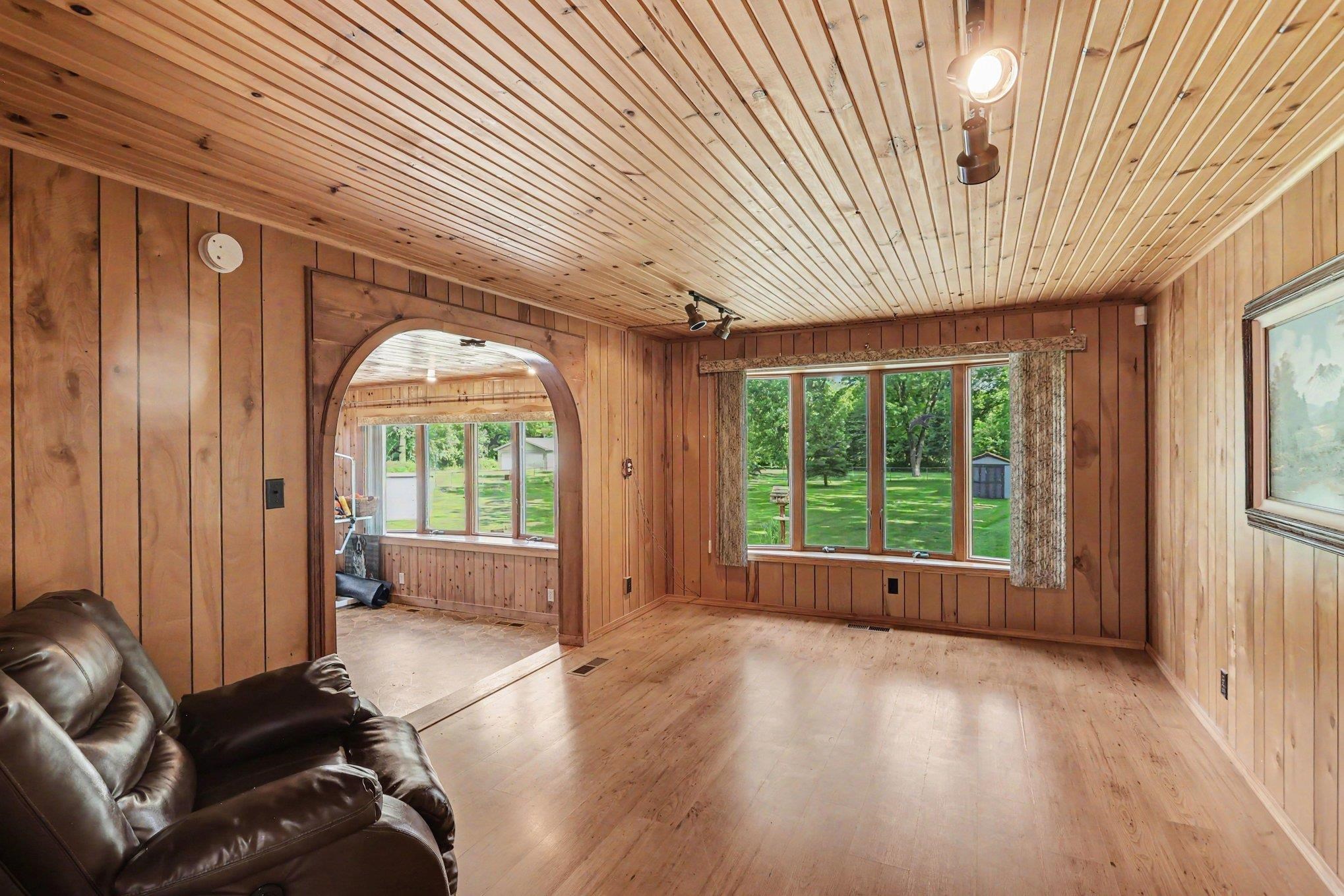 2437 Amelith Road Bay City, MI 48706 - Photo 13 of 36