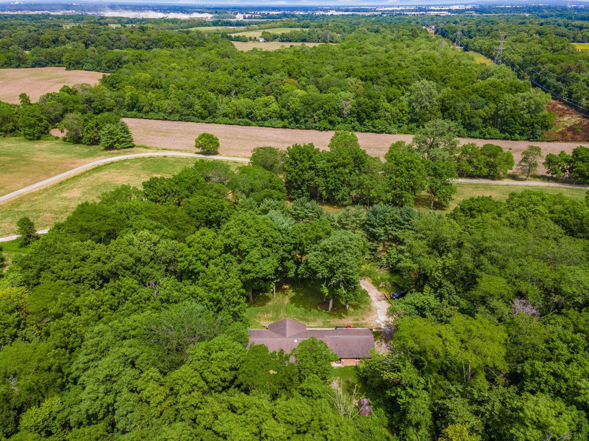 1379 Borror Road Grove City, OH 43123 - Photo 7 of 31 004_d Grove City OH 43123 USA