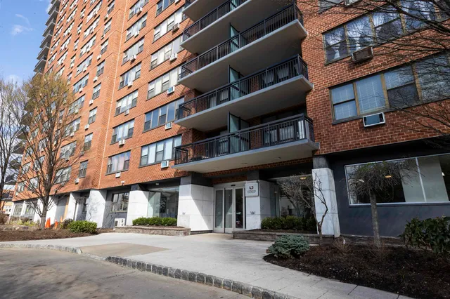 $400,000 | 500 Central Avenue, Unit 520, Union City, NJ 07087