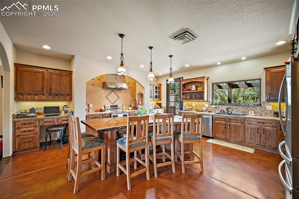 8200 Abbey Road Pueblo, CO 81004 - Photo 6 of 46