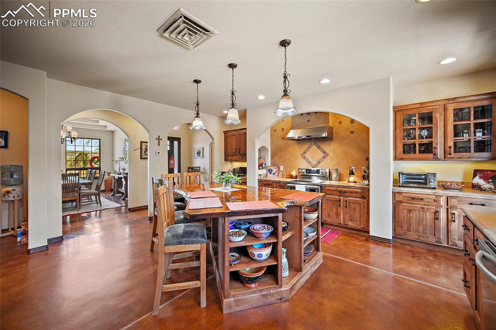 8200 Abbey Road Pueblo, CO 81004 - Photo 7 of 46