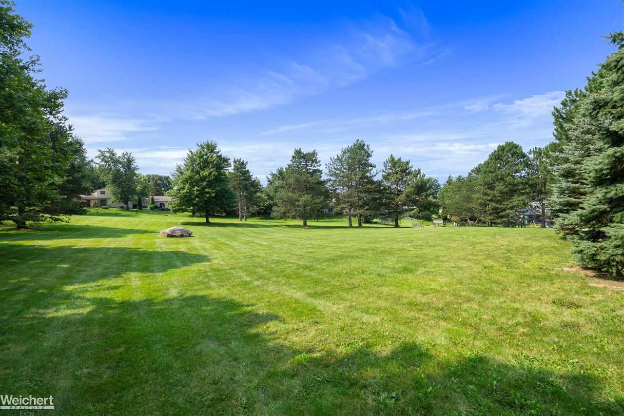 1680 Morningside Lane Rochester, MI 48307 - Photo 29 of 29 50051201-28.JPG