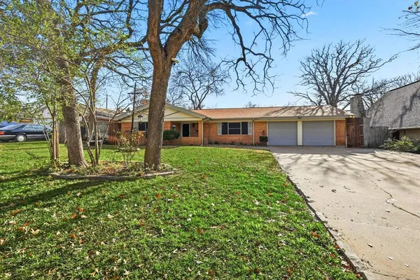 $349,900 | 1809 Toplea Drive, Euless, TX 76040
