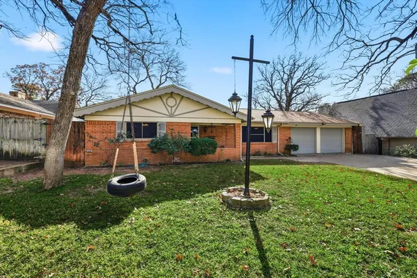 $349,900 | 1809 Toplea Drive, Euless, TX 76040