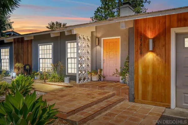 $895,000 | 2208 Sunset Drive, Escondido, CA 92025